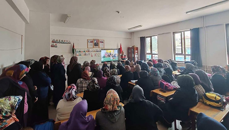 210 anneye eğitim verildi