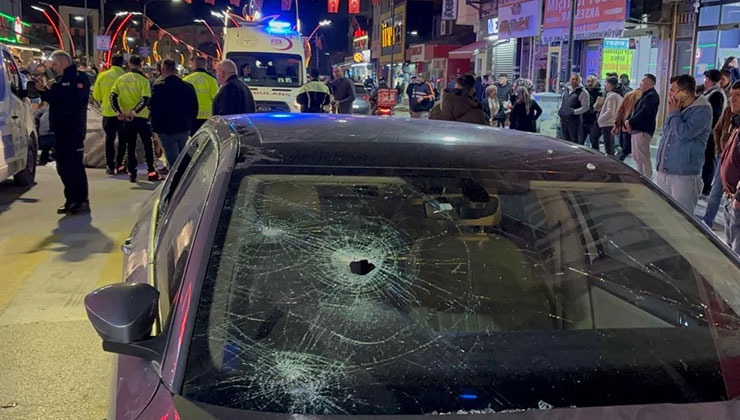 Aksaray’da alkollü sürücünün kullandığı otomobil 4 araca çarptıktan sonra durabildi