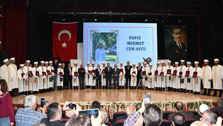Akşehir’de 22 hafız için icazet merasimi