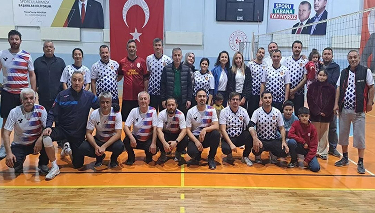 Akşehir’de öğretmenler ter döküyor