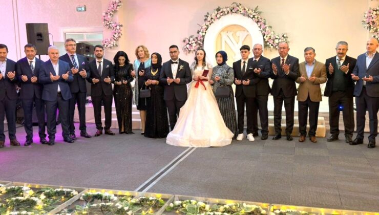 Akşeker ’de Yusuf Şeker’in düğününde protokol geçidi