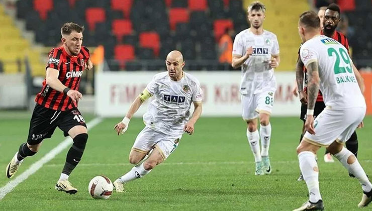 Alanyaspor ile Gaziantep FK 13. randevuda