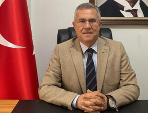 Atatürk’ün yaşamını ve düşüncelerini gelecek kuşaklara öğretmeliyiz