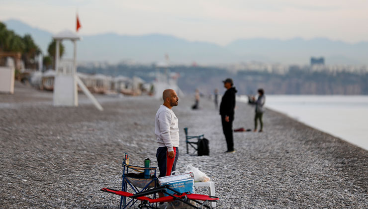 Ata’ya denizde saygı duruşu