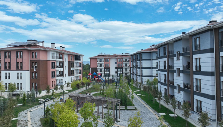 Bakan Kurum, TOKİ ile Düzce’de ev sahibi olan vatandaşların görüntülerini paylaştı