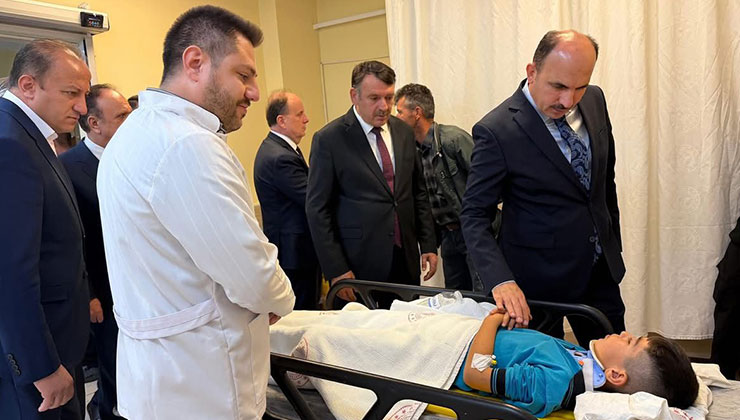 Başkan Altay’dan öğrencilere geçmiş olsun ziyareti