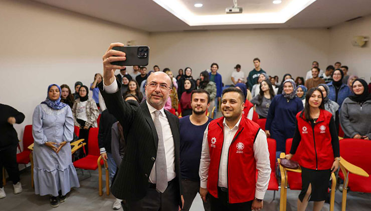 Başkan Pekyatırmacı gençlerle buluştu