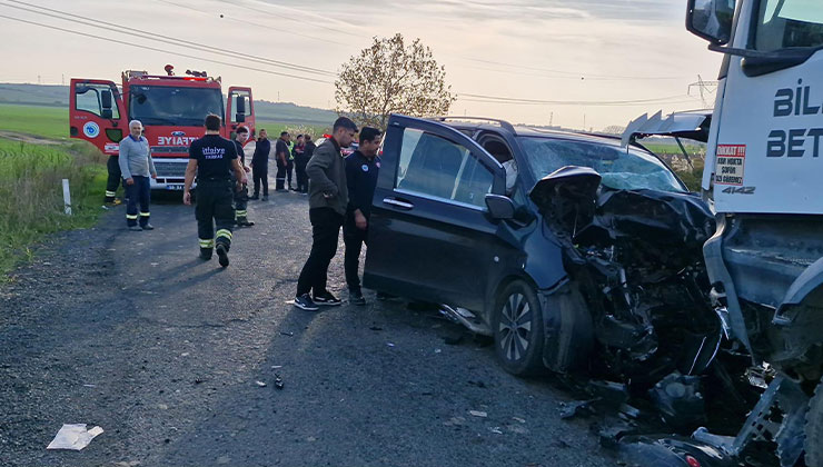 Beton mikseri ile minibüs çarpıştı: 1 ölü