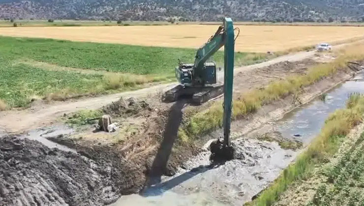 DSİ Seydişehir’de drenaj kanallarını temizledi