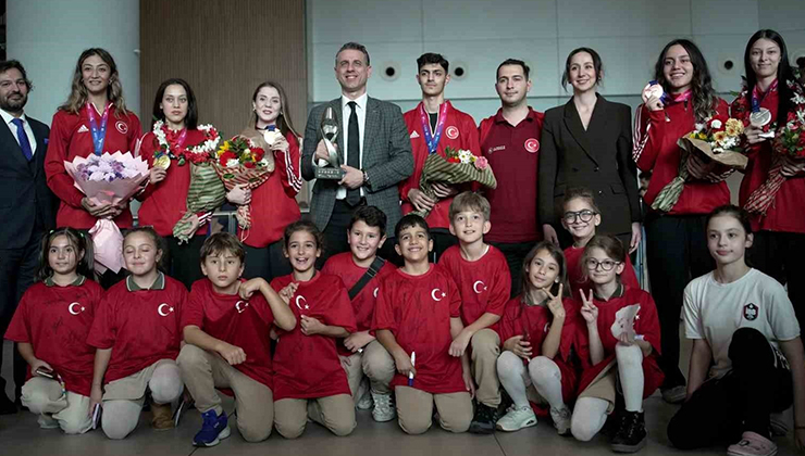 Dünya şampiyonu milliler Türkiye’ye döndü