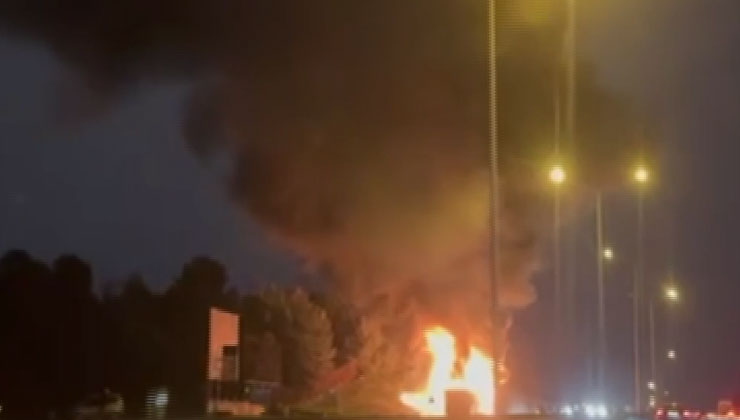 Eyüpsultan’da İETT otobüsü alevlere teslim oldu