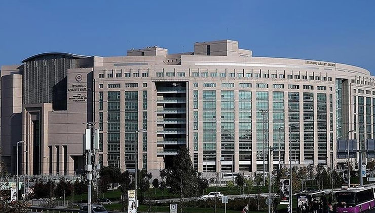 Fatih’teki zehirlenme olaylarına ilişkin gözaltındaki 7 zanlı adliyede