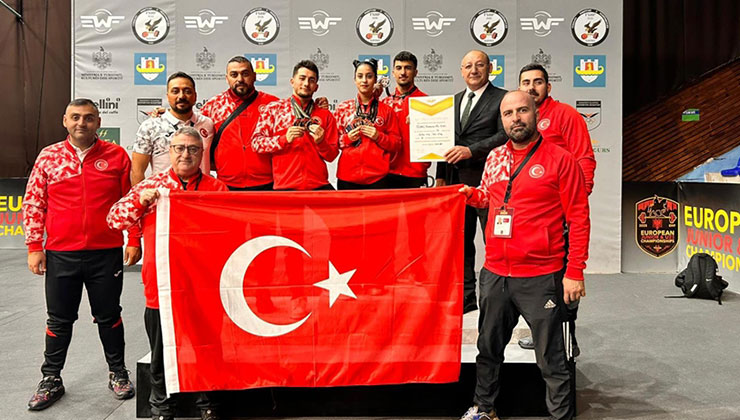 Genç milli haltercilerden 49 madalya