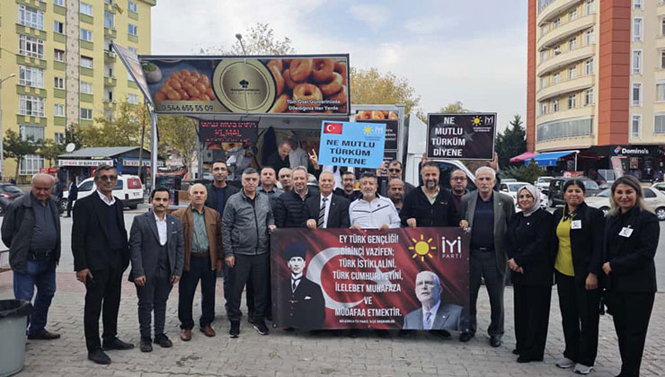 İYİ Parti Selçuklu Atatürk’ü hatim duası andı
