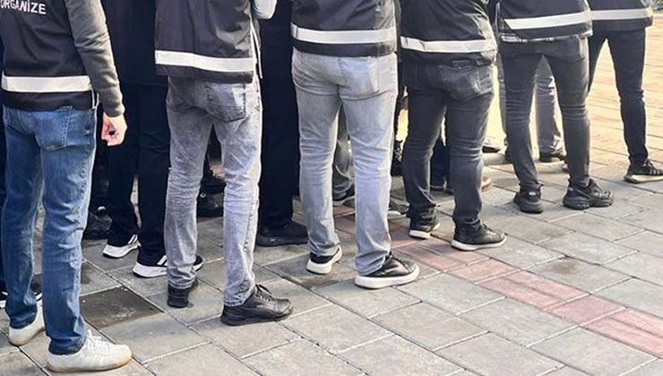 İzmir ve İstanbul’da FETÖ operasyonunda 9 şüpheli yakalandı