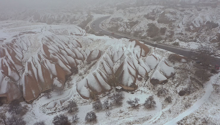 Kapadokya’da mevsimin ilk karı yağdı