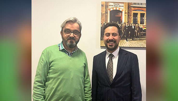 Karaca, sosyal medyanın konuştuğu o ismi ağırladı