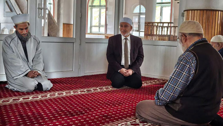 Karatay Müftüsü Halil Taş, Saçlıkasap Camii’nde cemaatle bir araya geldi