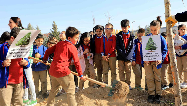 Karatay’da 10 bin 400 metrekarelik alanda fidan dikildi