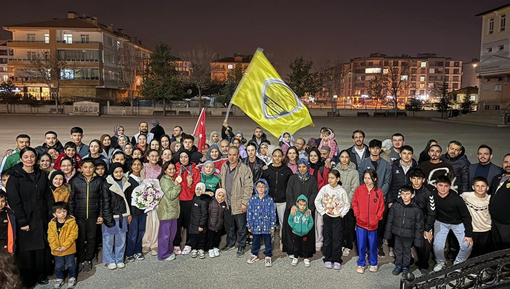 Konya Büyükşehirli sporcuya coşkulu karşılama