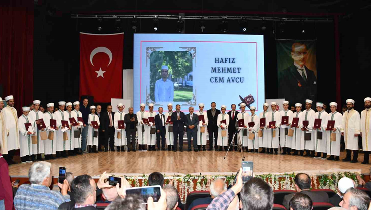 Konya’da 22 hafız için icazet merasimi