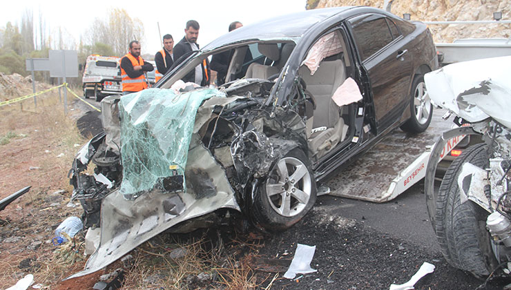 Konya’da iki otomobilin çarpıştığı kazada 1 kişi öldü, 3 kişi yaralandı