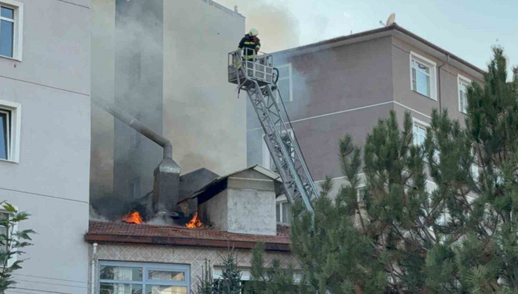 Konya’da iş hanının çatısında yangın paniği