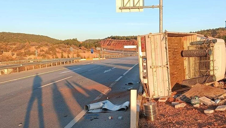 Konya’da kamyonun çarptığı kamyonet devrildi: 1 ölü, 1 yaralı