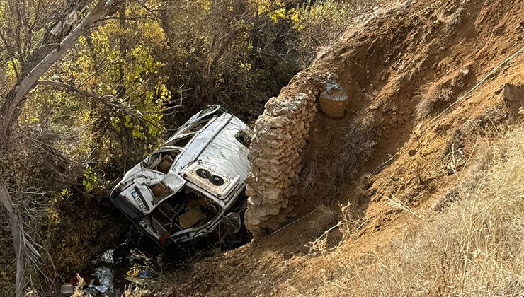 Konya’da öğrenci servisi, uçuruma yuvarlandı; 14 yaralı