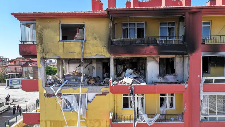 Konya’da patlama sonrası yıkılan apartmanın sakinleri yeni evlerine kavuşacakları günü bekliyor