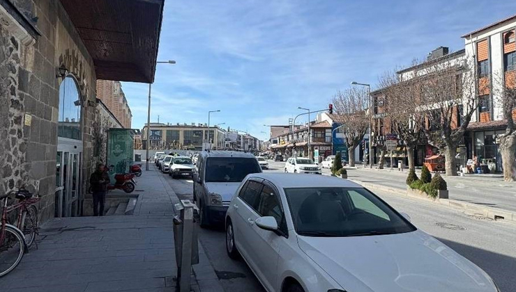 Konya’da polisten hatalı park denetimleri