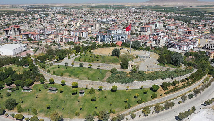 Konya’da temelleri Hititler döneminde atılan ilçe hangisi?