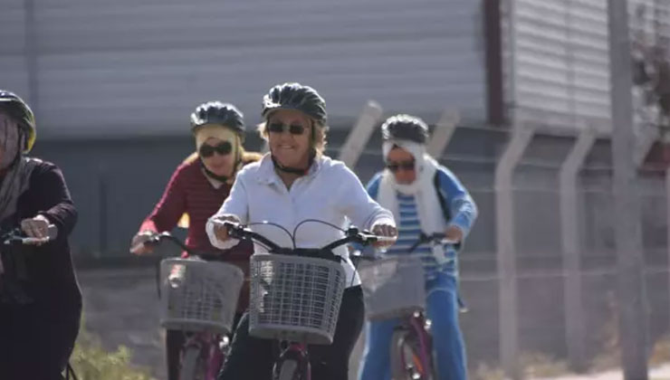 Konyalı kadınlar, bisiklet kullanmayı öğreniyor