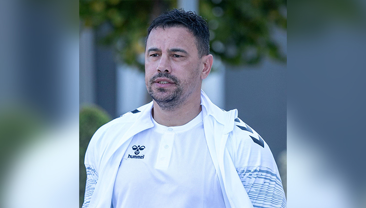 Konyaspor teknik patronundan stoper ve 6 numara açıklaması