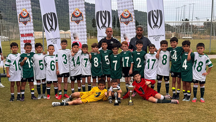Konyaspor U10 Takımı, Antalya’da şampiyon oldu