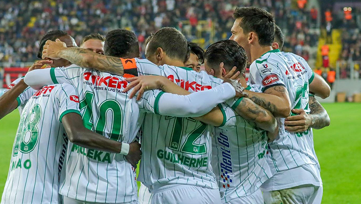 Konyaspor’un golleri ‘sağ kanat’tan geldi