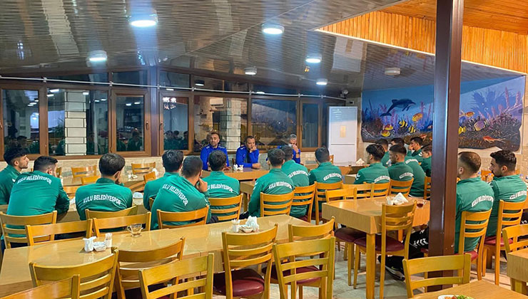 Maç öncesi kampa girdiler