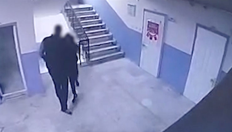 Manisa’da otizmli öğrenciyi merdivenden iten okul müdürü gözaltına alındı