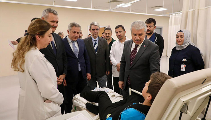 Öğrencilerimize acil şifalar diliyorum