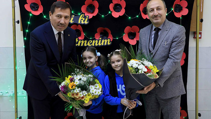 Öğretmenlerle buluşan Hasan Kılca’dan halı saha müjdesi