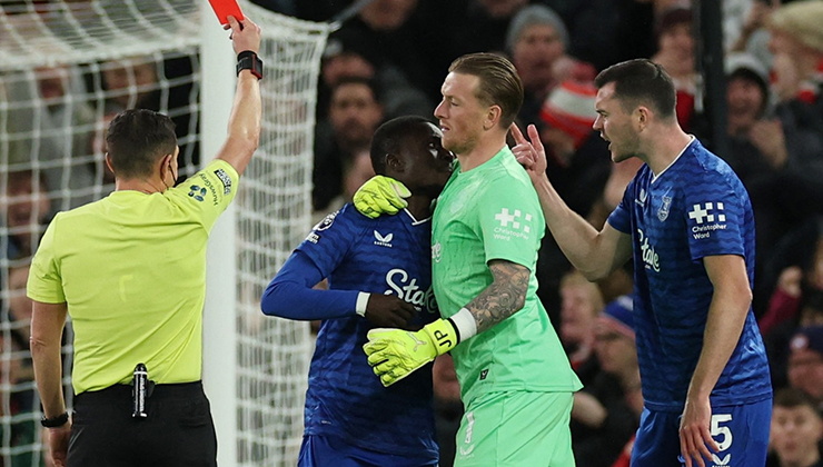 Premier Lig’de ilginç kırmızı kart! 3. kez yaşandı