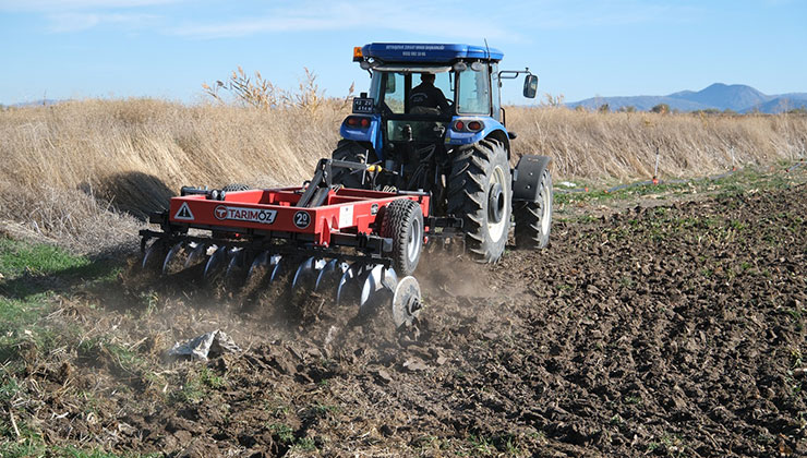 Seydişehir Belediyesi arpa, buğday ve yonca ekimine başladı