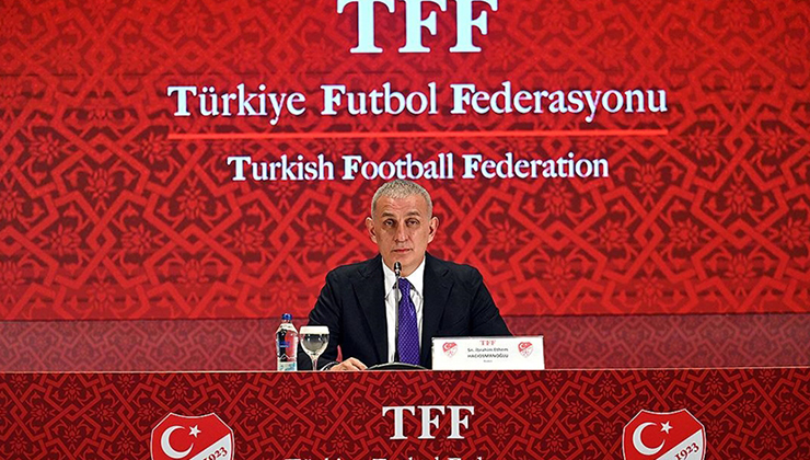 Sırada teknik direktör ve antrenörler var