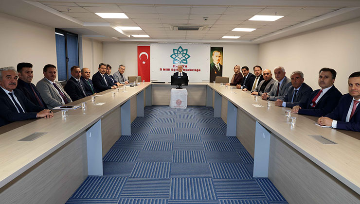 Vali Akın, İl Milli Eğitim Müdürlüğünde Değerlendirme Toplantısına katıldı