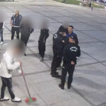 Yere attıkları çekirdek kabuklarını temizleyip, ceza ödediler