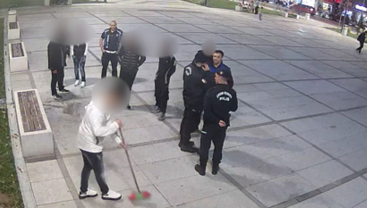 Yere attıkları çekirdek kabuklarını temizleyip, ceza ödediler