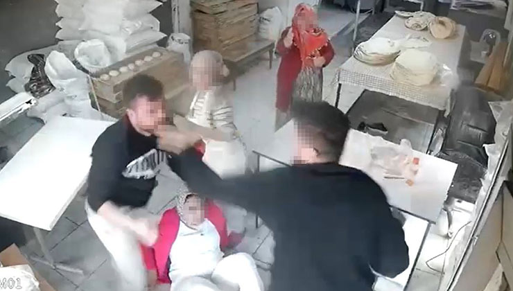 Yumruk yumruğa borç kavgasında kadın yerlerde sürüklendi