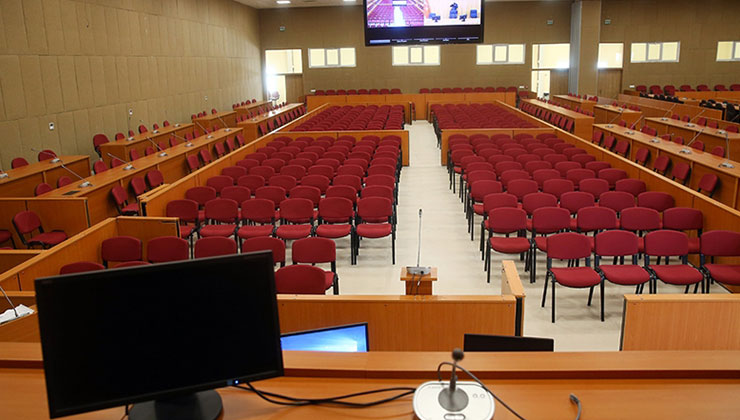 62 kez müebbete çarptırılan deprem sanığına mahkeme heyetine hakaretten de dava