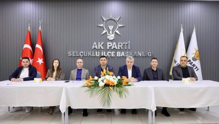 AK Parti Selçuklu’da mahalle başkanları toplantısı yapıldı