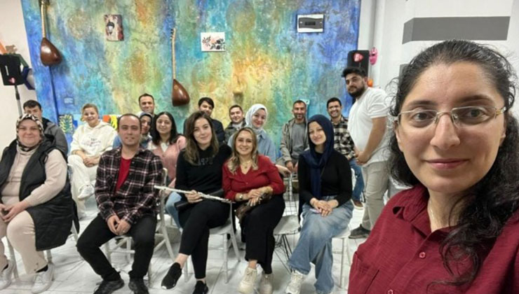 Akşehir Türkü Topluluğu, çalışmalarını Sade Sanat Atölyesi’nde sürdürüyor